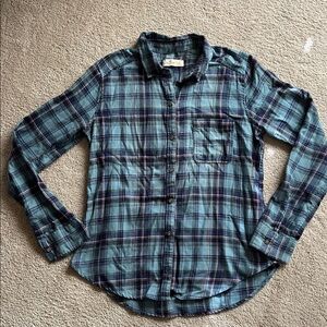 Women’s Plaid Button-Up Shirt